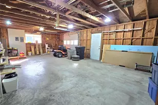 607 S Main St, Dayton, TX 77535 - Photo 30