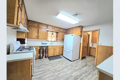 607 S Main Street, Dayton, TX 77535 - Photo 8