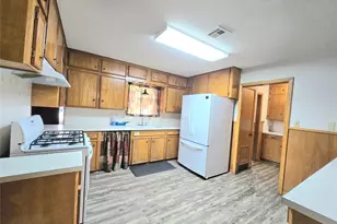 607 S Main St, Dayton, TX 77535 - Photo 8