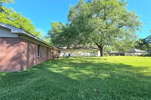 607 S Main St, Dayton, TX 77535 - Photo 32