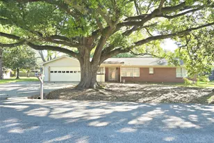 607 S Main St, Dayton, TX 77535 - Photo 38