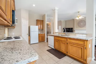 2215 Waters Edge Lane, League City, TX 77573 - Photo 12