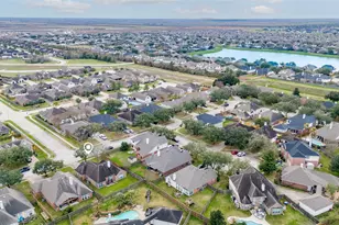 2215 Waters Edge Ln, League City, TX 77573 - Photo 4