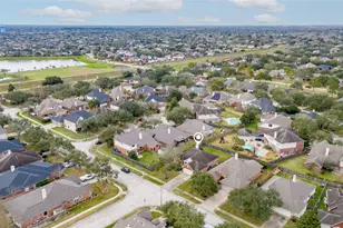 2215 Waters Edge Ln, League City, TX 77573 - Photo 32