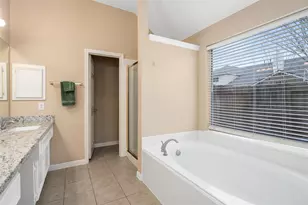 2215 Waters Edge Ln, League City, TX 77573 - Photo 20