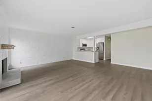 100 Edgewater Dr, Livingston, TX 77351 - Photo 6