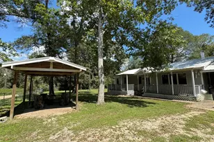 318 Baletka Blvd, Livingston, TX 77351 - Photo 1