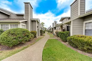 6376 Peacock Hills Dr, Houston, TX 77035 - Photo 6