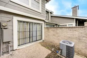 6376 Peacock Hills Dr, Houston, TX 77035 - Photo 4