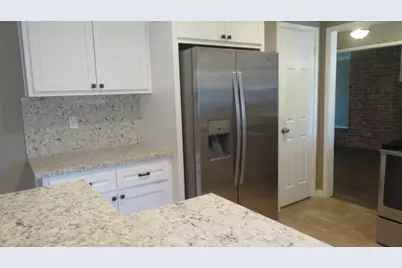 803 Briarmeadow Avenue, Friendswood, TX 77546 - Photo 6