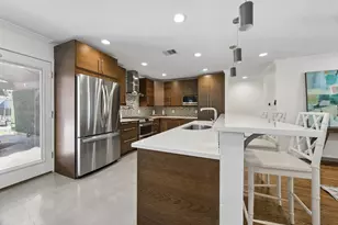 6542 Cindy Ln, Houston, TX 77008 - Photo 10