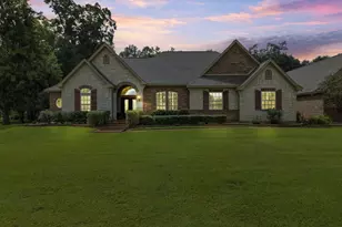 1303 China Grove Dr, Rosharon, TX 77583 - Photo 2