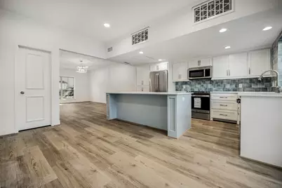 14715 Barryknoll Lane #142, Houston, TX 77079 - Photo 1