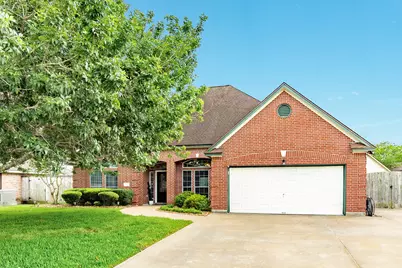 115 Warbler Ct, Richwood, TX 77531 - Photo 2