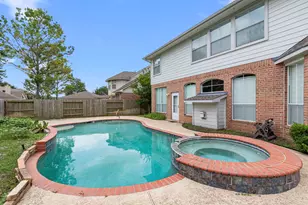 1807 Rustic Hills Ct, Sugar Land, TX 77479 - Photo 2