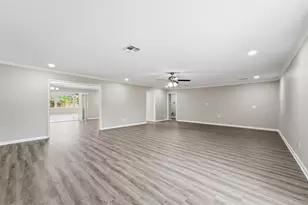 114 Caldwell St, Baytown, TX 77520 - Photo 6