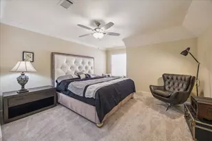 37 Hackberry Ln, Houston, TX 77027 - Photo 20