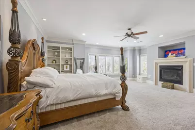 37 Hackberry Lane, Houston, TX 77027 - Photo 12