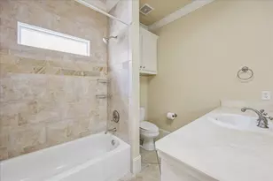 37 Hackberry Ln, Houston, TX 77027 - Photo 24