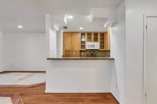 14325 Lost Meadow Ln, Houston, TX 77079 - Photo 8