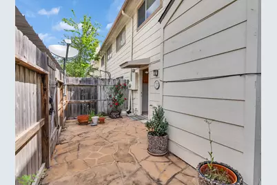 14325 Lost Meadow Lane, Houston, TX 77079 - Photo 18