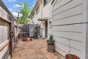 14325 Lost Meadow Ln, Houston, TX 77079 - Photo 18