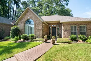 901 Longmire Rd, Conroe, TX 77304 - Photo 4