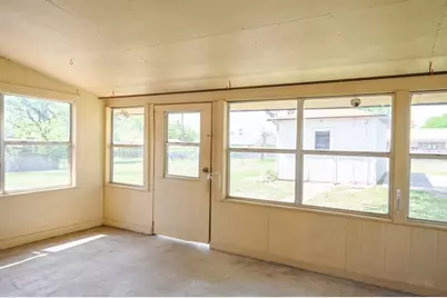 713 Burleson Street, Brenham, TX 77833 - Photo 14