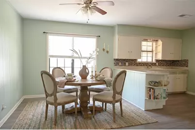 713 Burleson Street, Brenham, TX 77833 - Photo 2