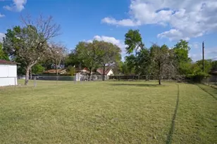 713 Burleson St, Brenham, TX 77833 - Photo 16