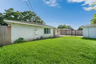 9214 Sharpcrest St, Houston, TX 77036 - Photo 24