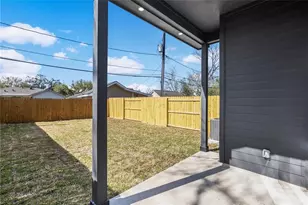 7330 St Lo Rd, Houston, TX 77033 - Photo 22