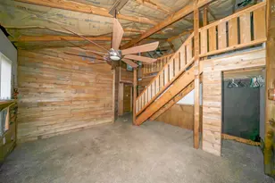 209 River Rd, Angleton, TX 77515 - Photo 6