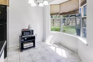 721 Sycamore St, Lake Jackson, TX 77566 - Photo 14