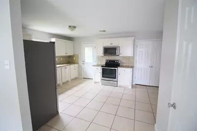 6610 Loma Vista Street #A, Houston, TX 77085 - Photo 8