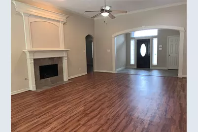 1990 Saint Edmunds Crossing, Dickinson, TX 77539 - Photo 4