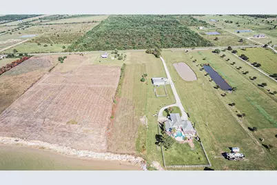 000 W Bayshore Drive, Anahuac, TX 77514 - Photo 10
