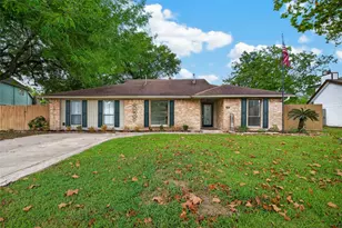 412 Westwood Dr, Friendswood, TX 77546 - Photo 1
