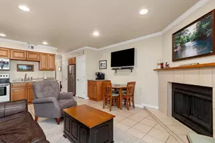 500 N Market St, New Braunfels, TX 78130 - Photo 4