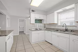 18230 Caprice Ln, Houston, TX 77058 - Photo 14