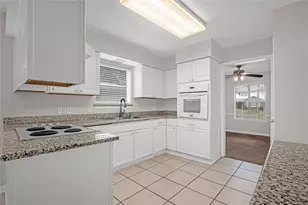 18230 Caprice Ln, Houston, TX 77058 - Photo 16
