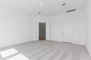 27531 Sunterra Village Dr, Katy, TX 77493 - Photo 18