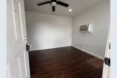 2117 Russell Street, Houston, TX 77026 - Photo 2