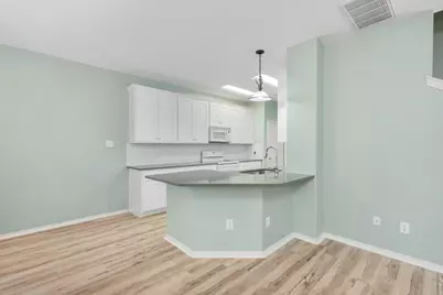 98 E Stedhill Loop, The Woodlands, TX 77384 - Photo 10