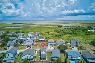 12835 E Conquistador Dr, Galveston, TX 77554 - Photo 2