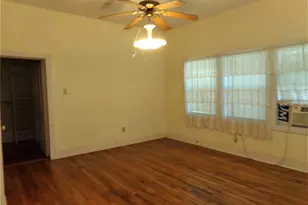 300 S Summit St, Weimar, TX 78962 - Photo 18