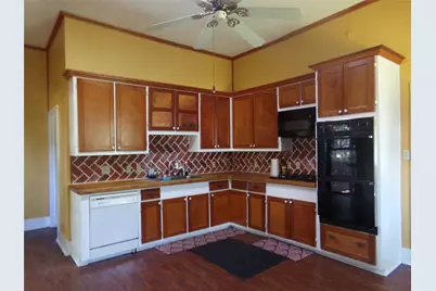 300 S Summit Street, Weimar, TX 78962 - Photo 6