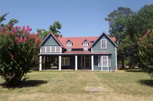 300 S Summit St, Weimar, TX 78962 - Photo 1