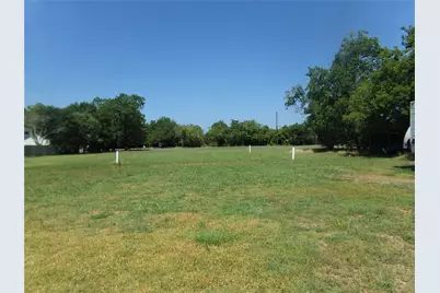 300 S Summit Street, Weimar, TX 78962 - Photo 2