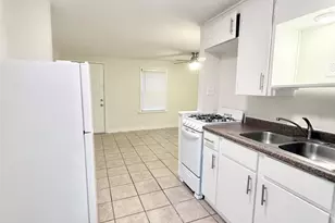 2714 Carrolton St, Houston, TX 77023 - Photo 10